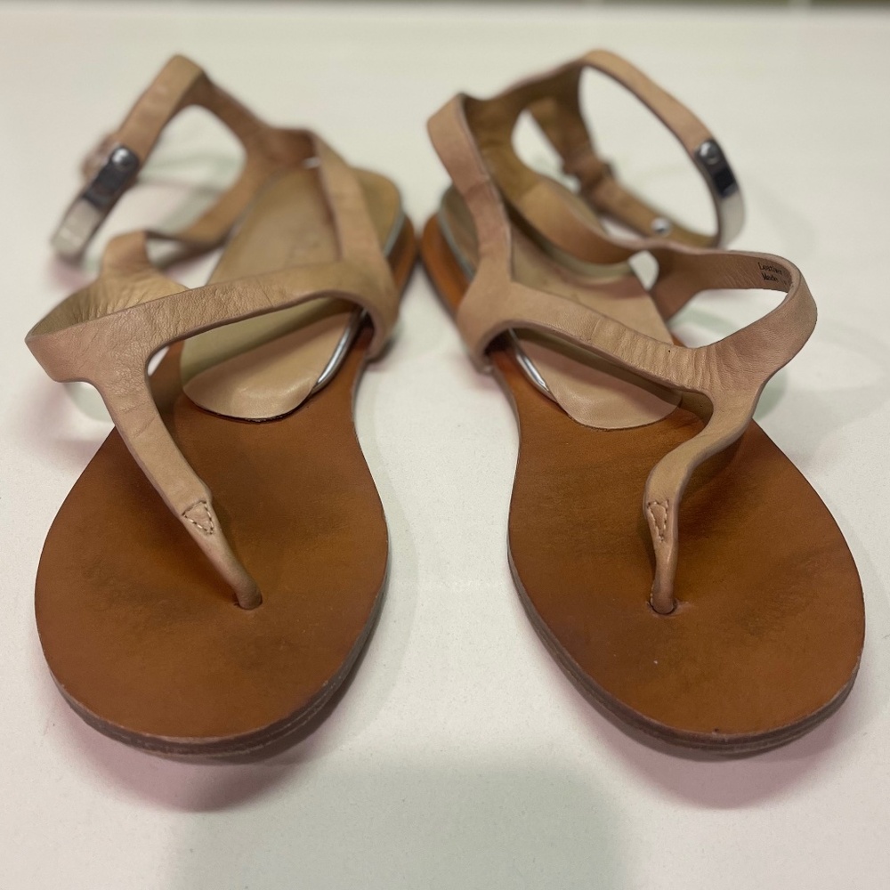 L.A.M.B. Tan Leather Thong Sandals sz 7